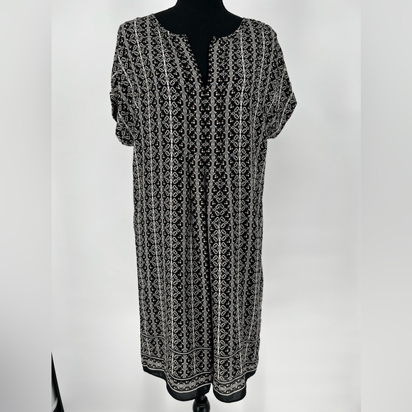 Max Studio Dresses & Skirts - MAX STUDIO BLACK AND TAN SHIFT‎ SLIPON DRESS SOFT AND SILKY